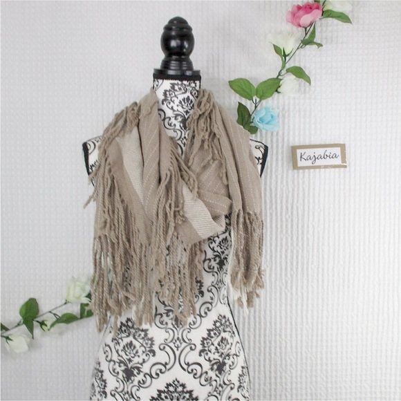 BANANA REPUBLIC Blanket Fringe Scarf - Picture 1 of 10